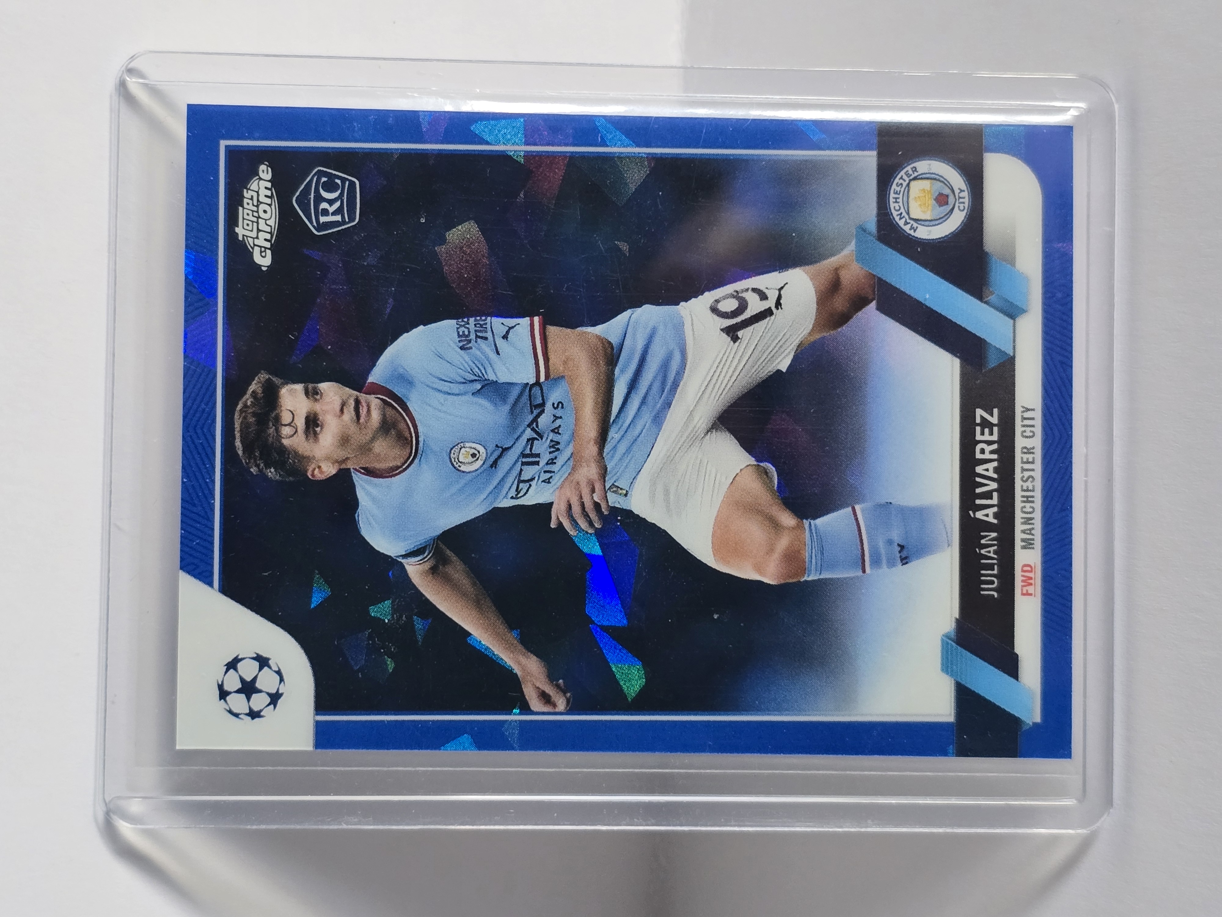 2022-23 Topps Chrome UCL #68 Julián Álvarez Blue Sapphire RC